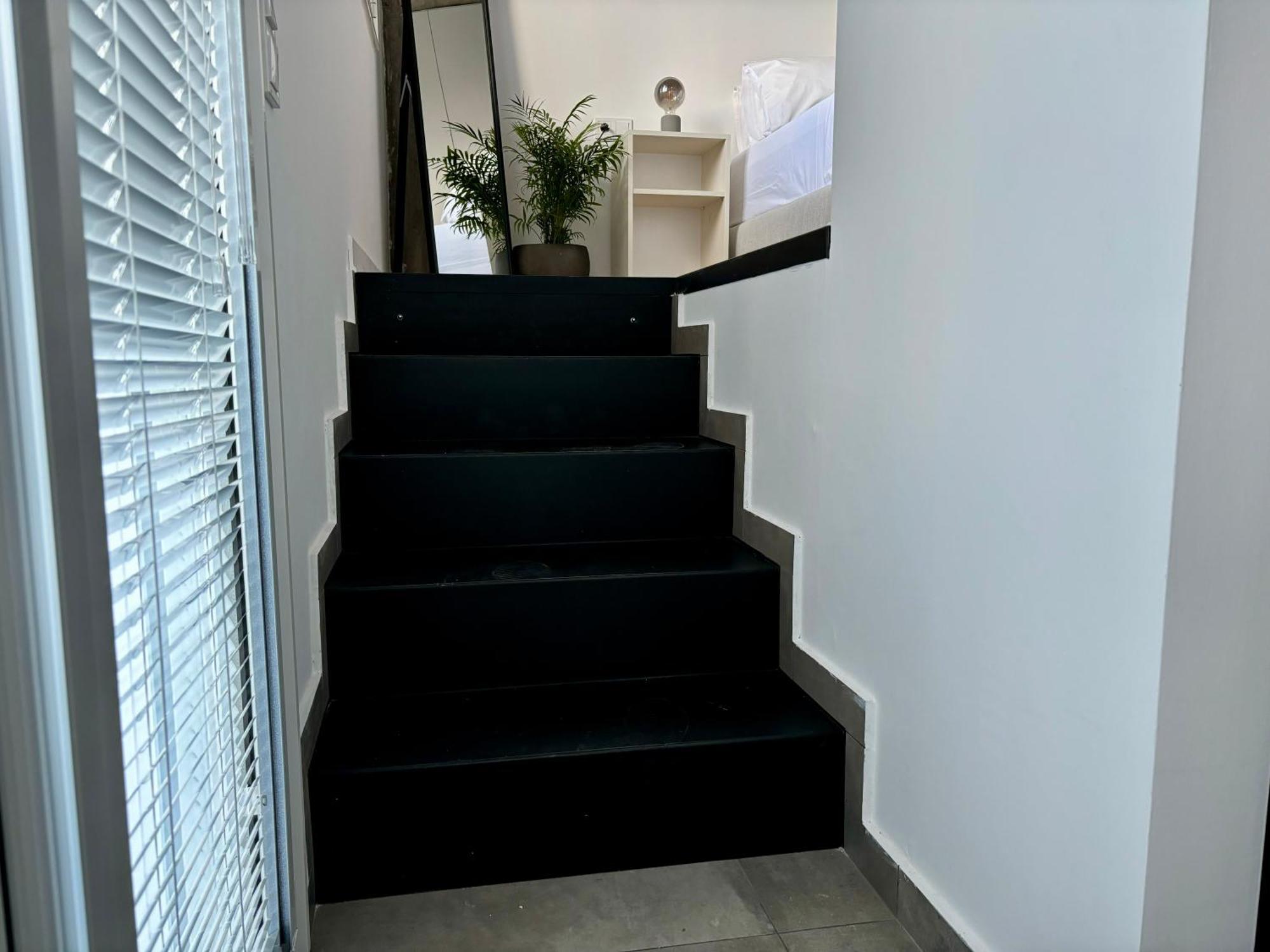 Industrial Loft Comfort Living Ираклио Екстериор снимка