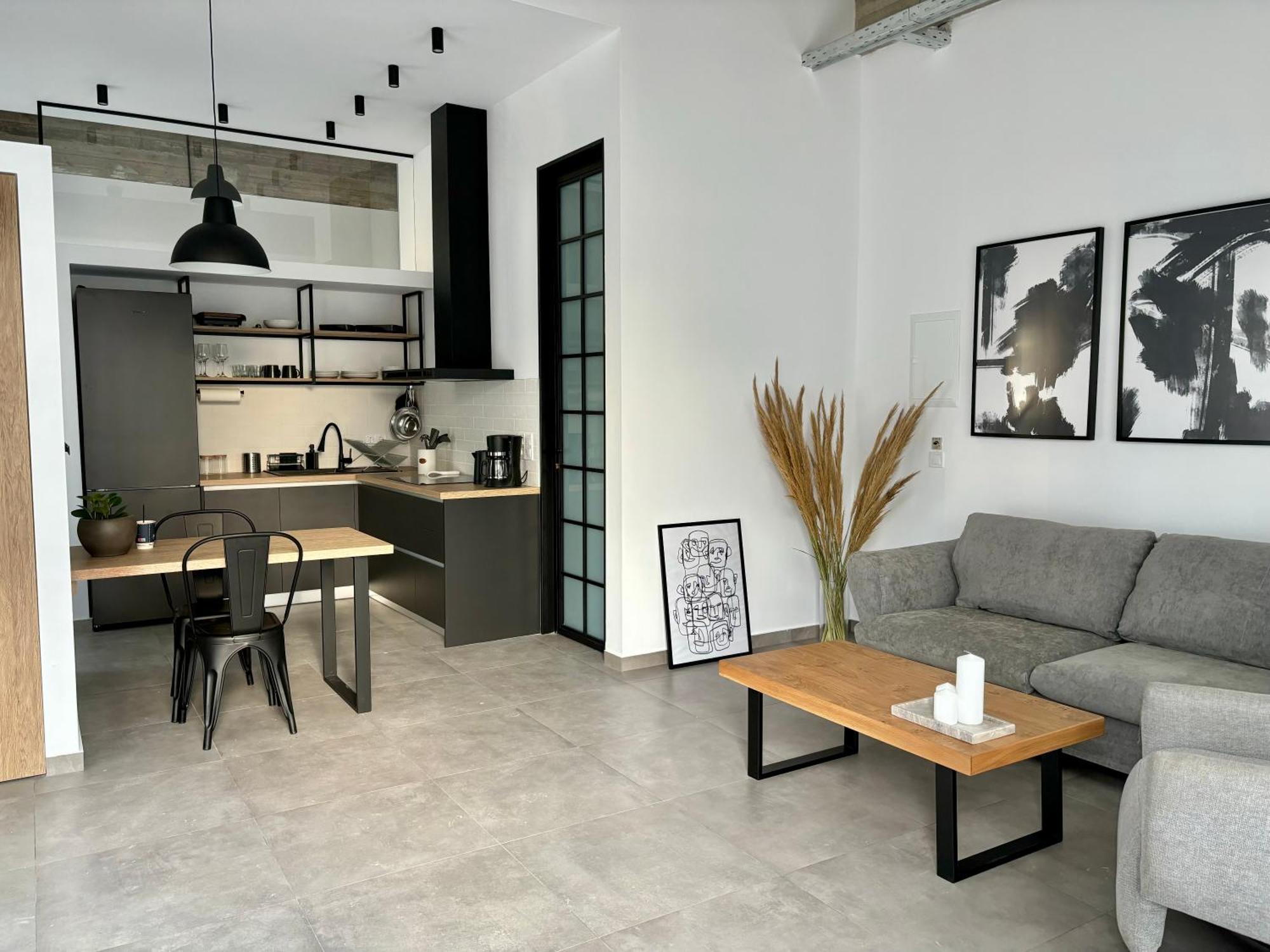 Industrial Loft Comfort Living Ираклио Екстериор снимка