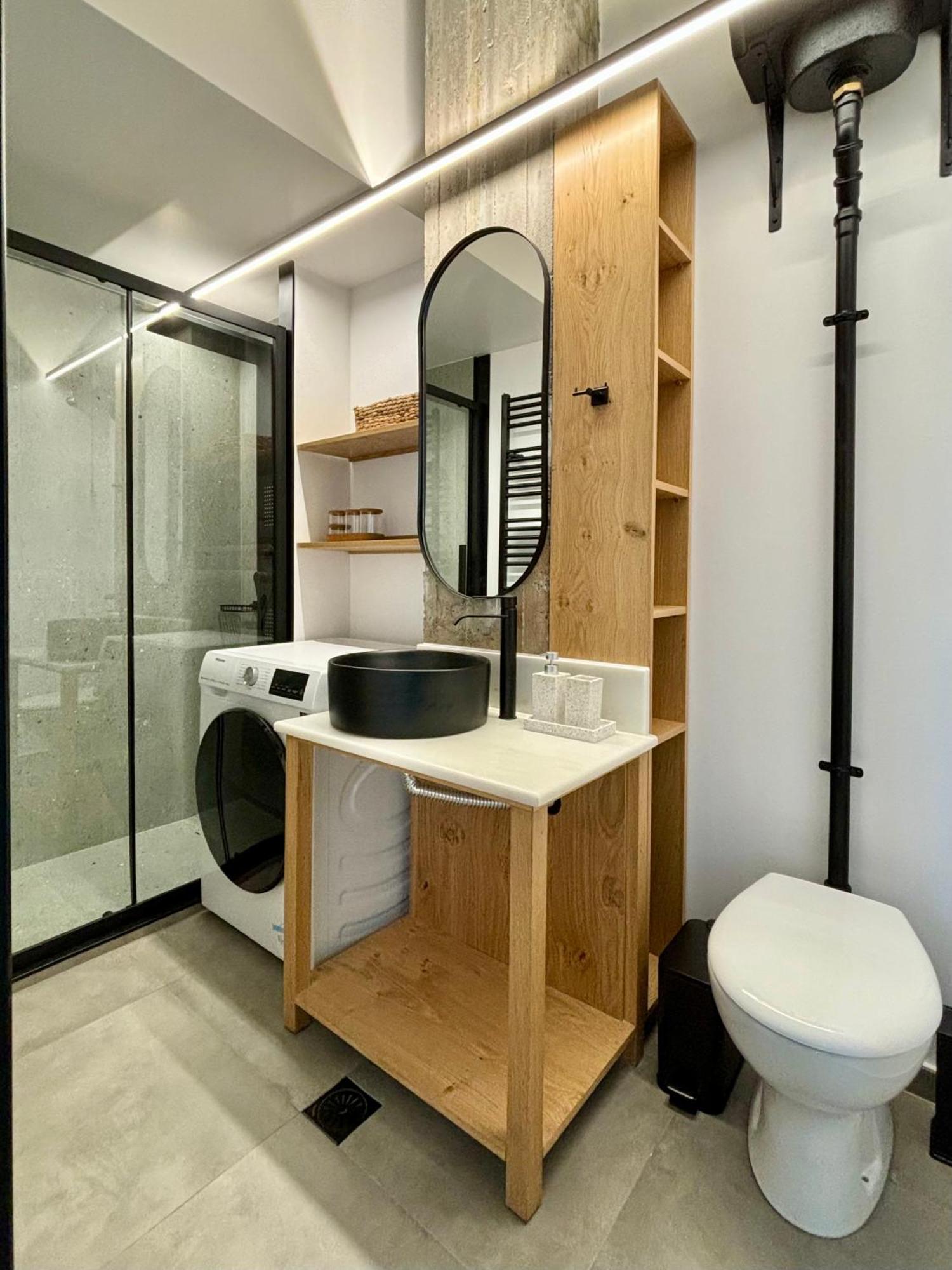 Industrial Loft Comfort Living Ираклио Екстериор снимка